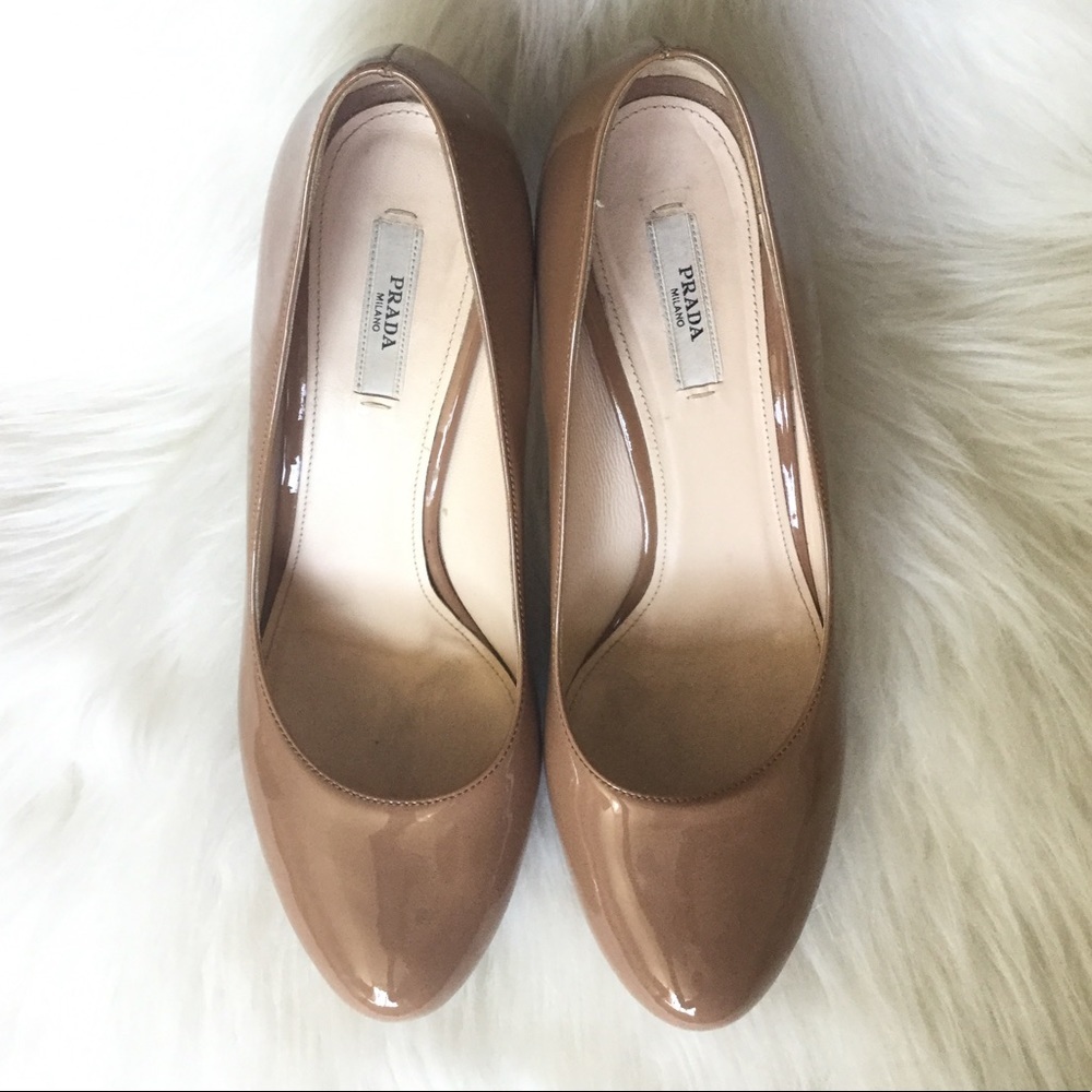 PRADA Vernice Chic Platform Pumps - Picture 4 of 10